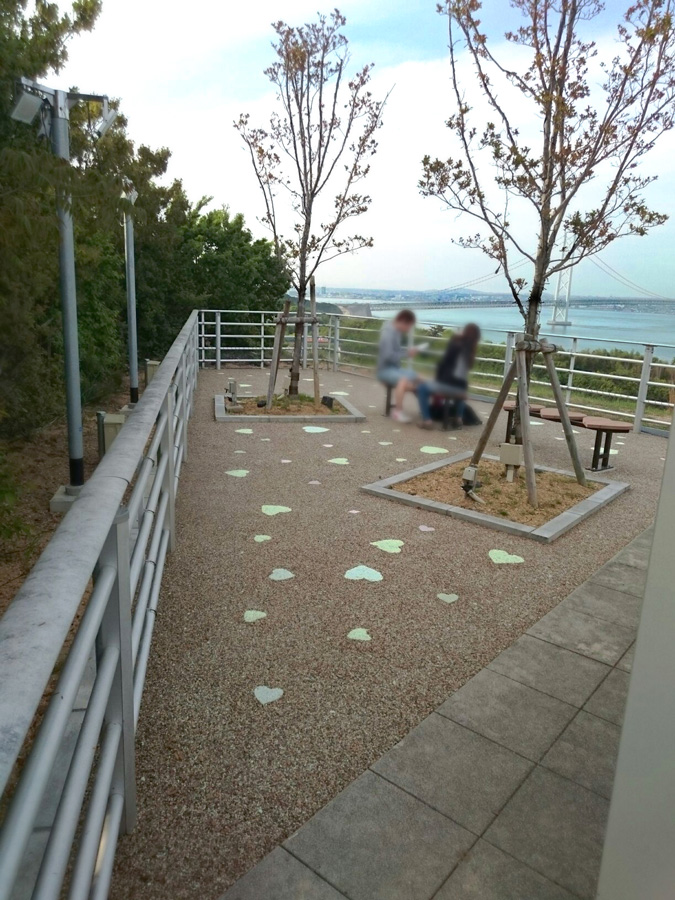 蓄光石の樹脂舗装・工事（施工）の画像15