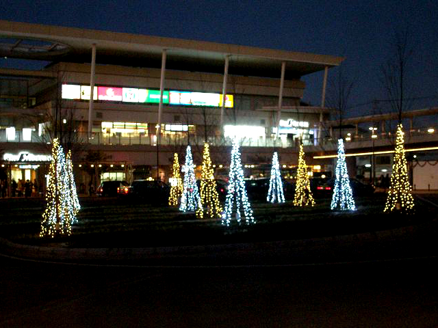 狭山市駅 西口駅前広場 2011<br>（埼玉県狭山市）のイルミネーション施工例