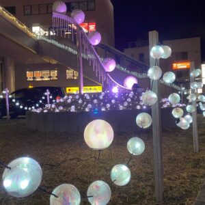 和泉市駅前　真珠カプセル+ストリングスイルミ